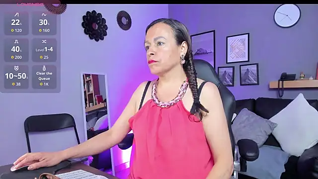 Ivonne 4 online show from July 15, 1:49 pm