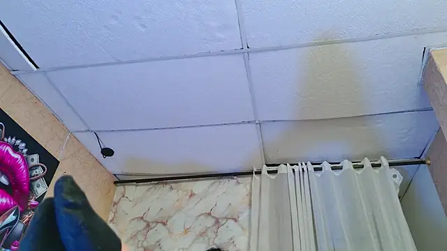 QueenSallyDesire online show from April 14, 3:28 am