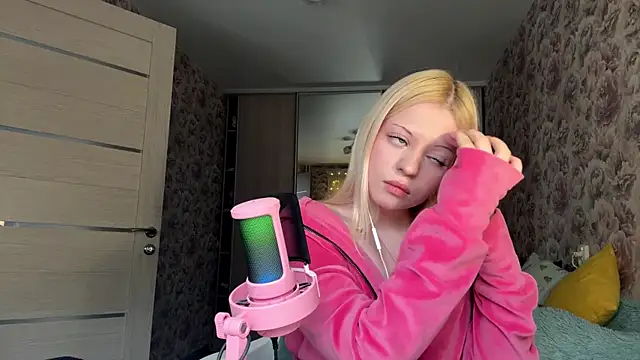 JeneeBIanks online show from February 20, 11:12 am