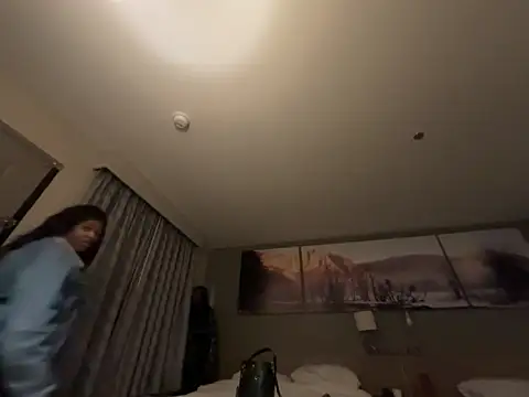 krissycream7 online show from April 28, 8:18 am