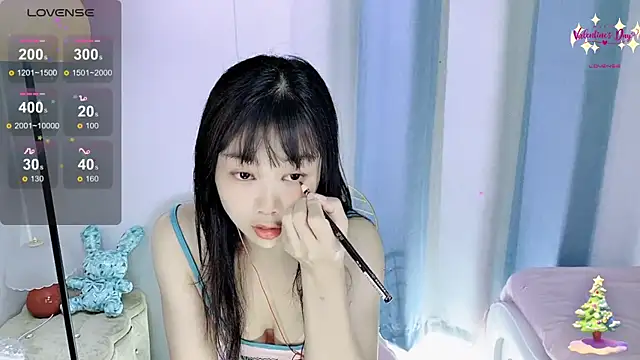 okyssa online show from April 10, 2:56 pm