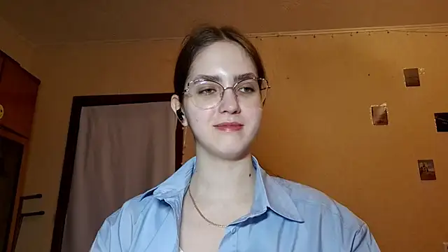 Katelemon online show from April 11, 11:25 am