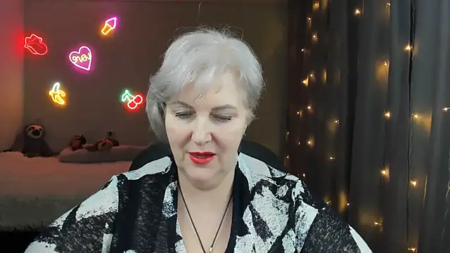 Mary-Leee online show from March 30, 3:22 pm