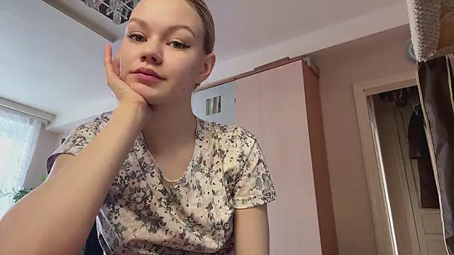 MiaCashe online show from February 23, 8:14 am