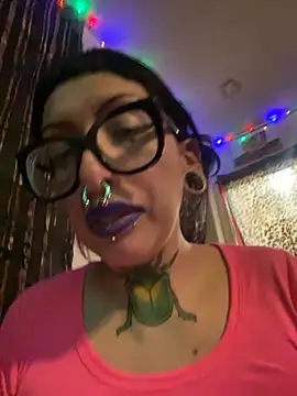 nightmar3doll online show from May 3, 6:50 am