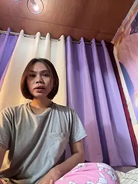 urlovelymolly online show from June 6, 1:01 am
