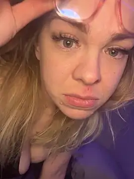 LaurenRae x online show from February 28, 11:53 am