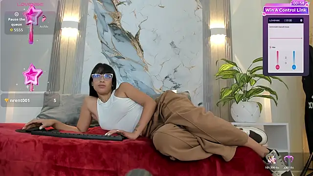 candyblair  online show from February 24, 2:59 pm