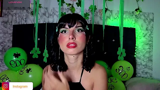 cutninasky online show from March 18, 2:27 am