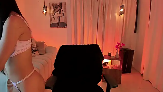 IsabellaLux  online show from May 27, 5:10 pm