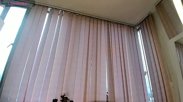 miss valka online show from April 17, 1:02 pm