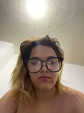 aurora bela online show from April 4, 6:45 am