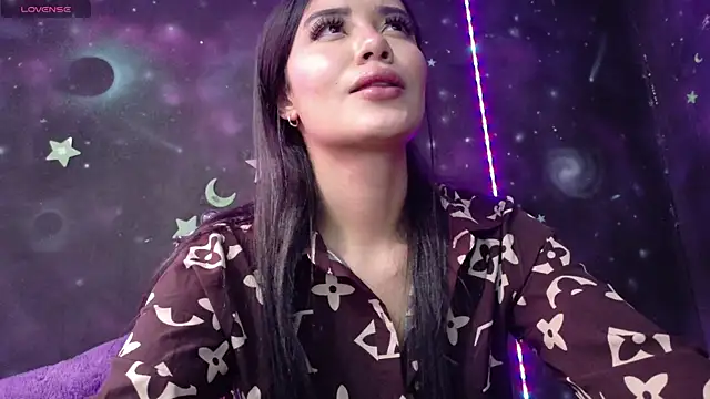 ValentinaRojass  online show from April 18, 7:58 pm