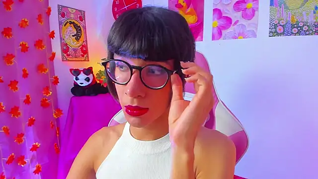 Madeline 21 online show from March 18, 5:12 am