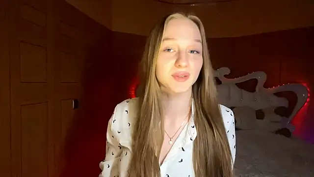 Anika Socutehe online show from April 13, 11:05 pm