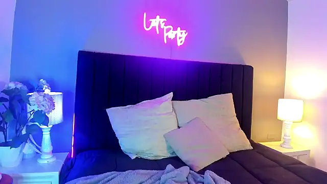 scarlett leex  online show from April 7, 4:25 am