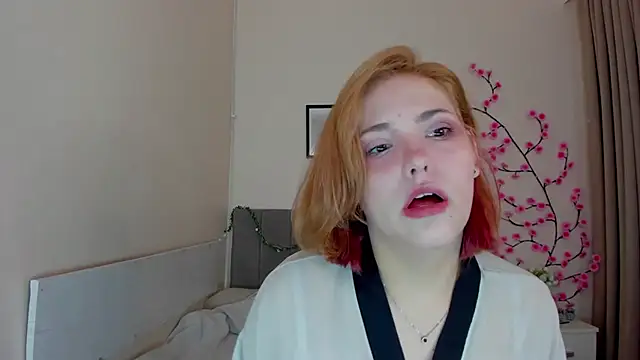 DellaRows online show from April 2, 6:00 am