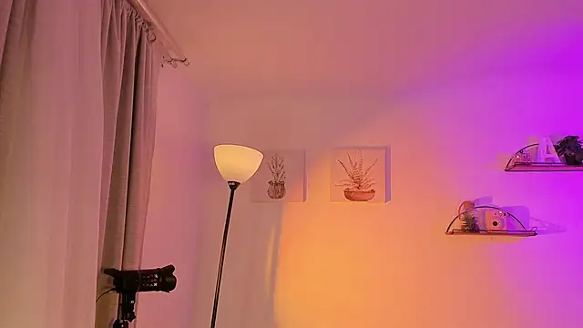 AlaiaRogers online show from April 22, 10:34 am