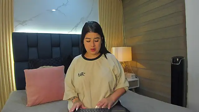 AmaraTexas online show from March 28, 9:24 pm