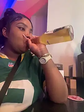 friendlybitch22 online show from March 25, 7:28 pm