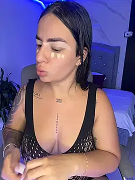 Lisabrown 23 online show from April 9, 10:59 pm