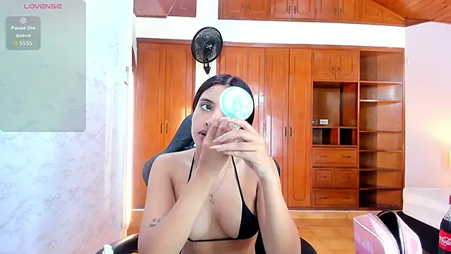 lizzie skinny online show from March 14, 7:04 pm