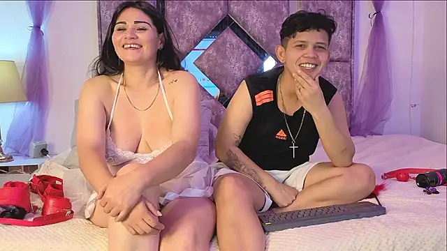 lesbian Leslie y Alizon online show from March 1, 5:51 am