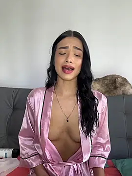 Bella Smithe online show from July 5, 4:12 pm