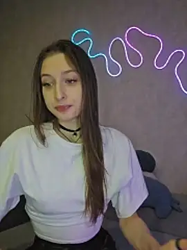 Emma Willson online show from March 5, 1:29 pm