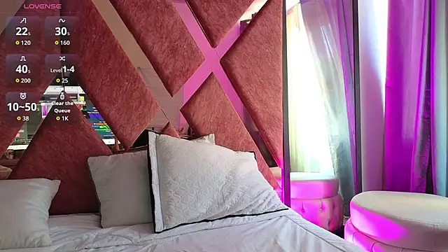 Emma Revees online show from April 20, 8:12 pm