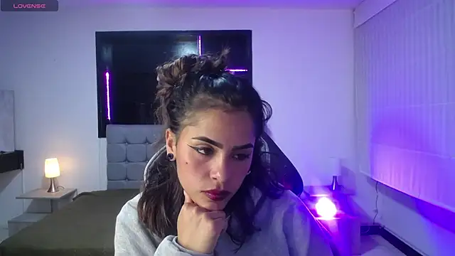  chloe 1 online show from March 11, 7:38 pm