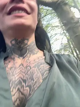 SkinnyLilly online show from April 17, 11:34 am