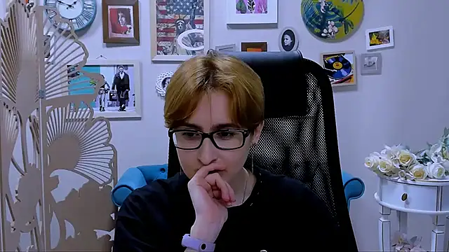 LixeLuna online show from March 17, 6:50 am