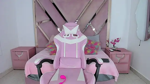 Angell cherryht online show from April 17, 9:50 pm