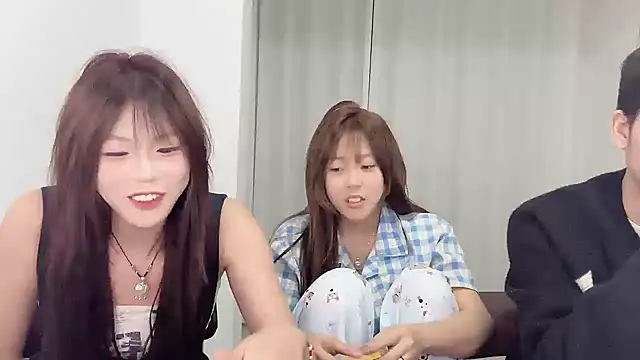 SM 0007 online show from March 28, 1:54 pm