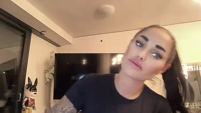 AMBER HARD online show from April 21, 10:06 pm