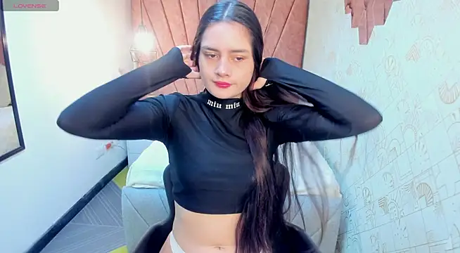 Zoe  Taylor   online show from April 17, 11:56 am