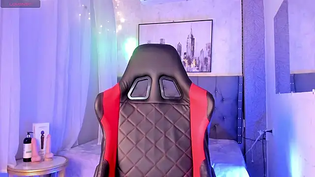 karolina vince online show from April 16, 9:39 pm