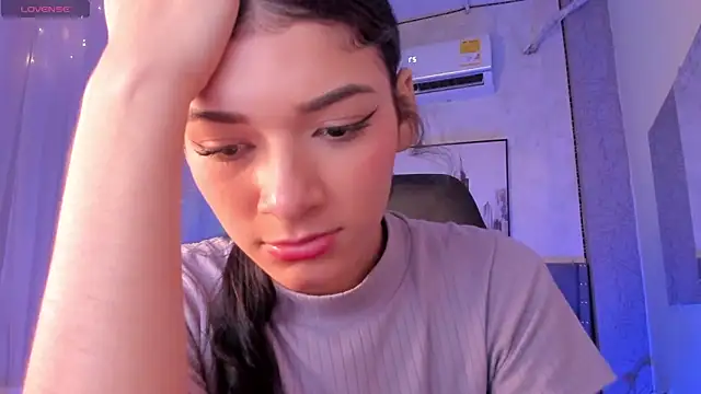 karolina vince online show from April 15, 6:52 pm