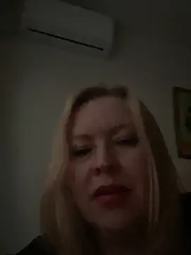 JanieLight53 online show from May 15, 11:29 pm