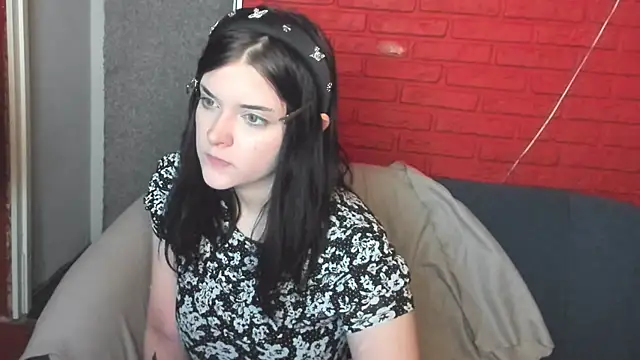 EsterTwilight online show from April 11, 3:48 pm