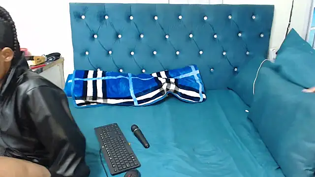 CuteBubbles13th online show from April 17, 11:07 pm