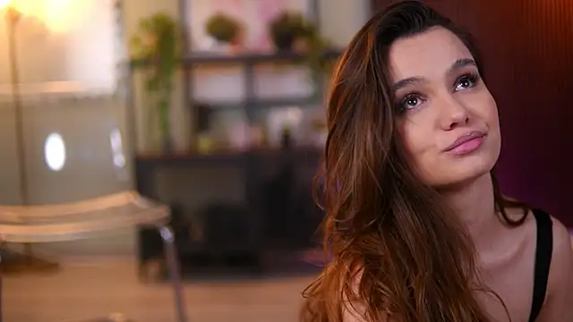 Lena Laurent online show from March 21, 11:15 am