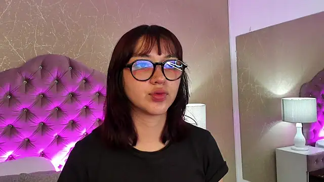 LilithBluum online show from April 17, 11:45 am