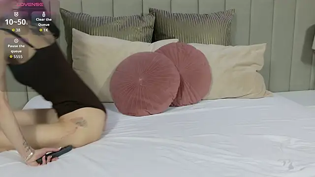 MabelVell online show from April 22, 5:43 pm