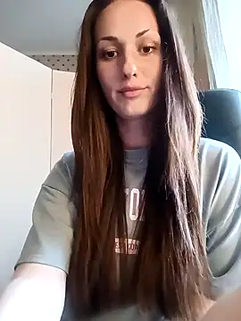 LunaCrystall online show from May 6, 4:44 pm