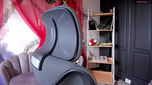 AphroditeSweett online show from April 13, 9:04 pm