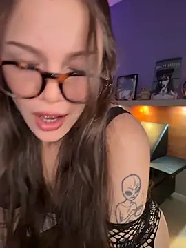 Tallulah Kinky online show from June 4, 7:40 pm