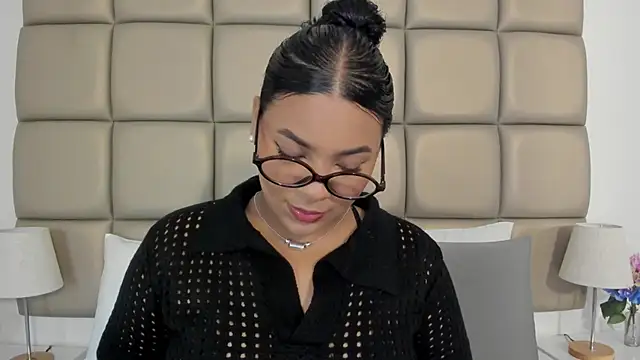 lilly williamss online show from June 13, 4:10 am