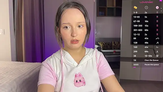 emilyy xoxo online show from April 22, 1:08 pm